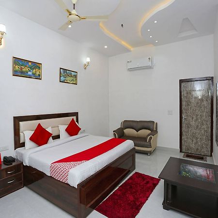 Hotel Rest Palace Agra  Esterno foto