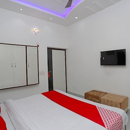 Hotel Rest Palace Agra  Esterno foto