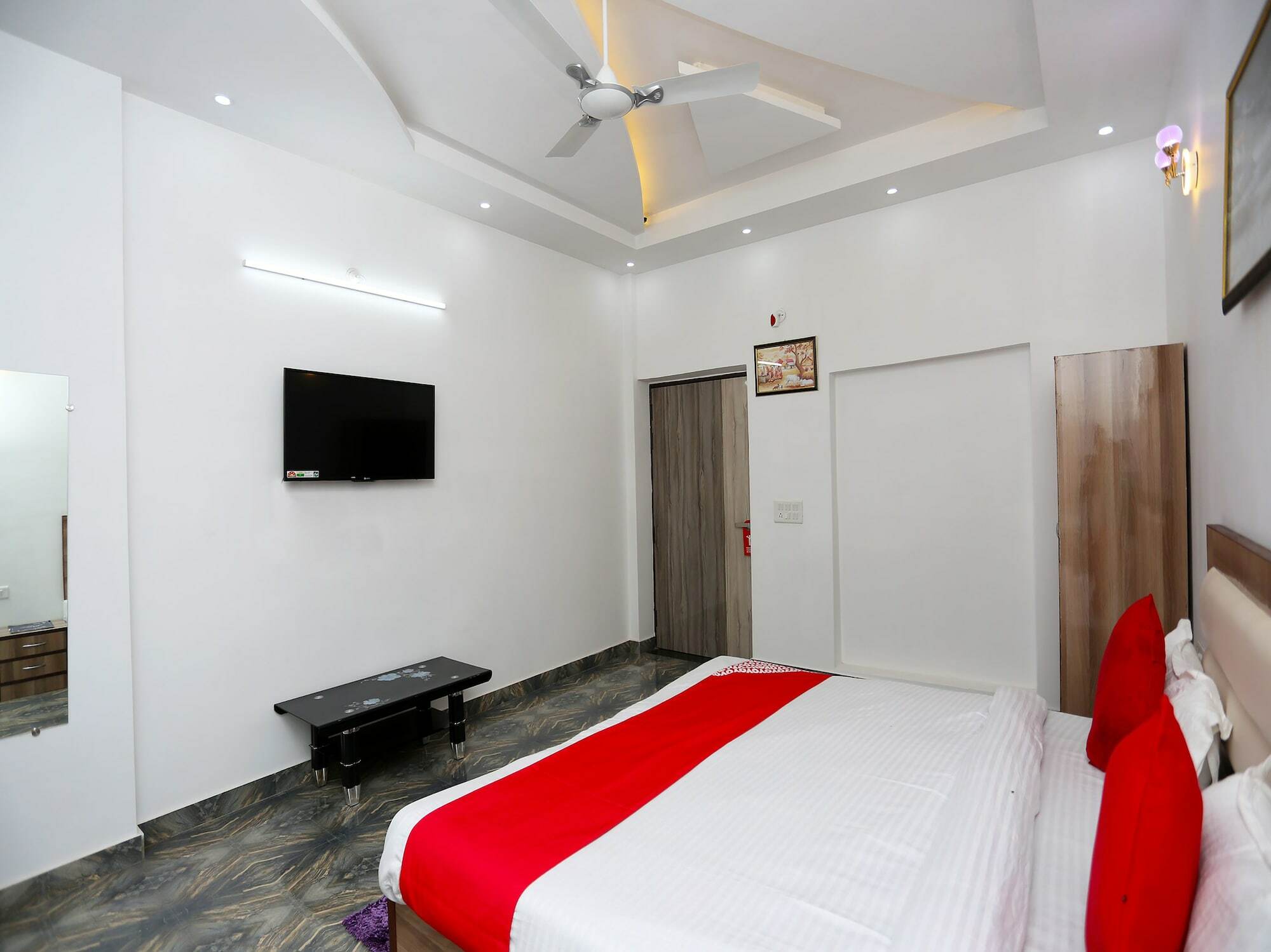 Hotel Rest Palace Agra  Esterno foto
