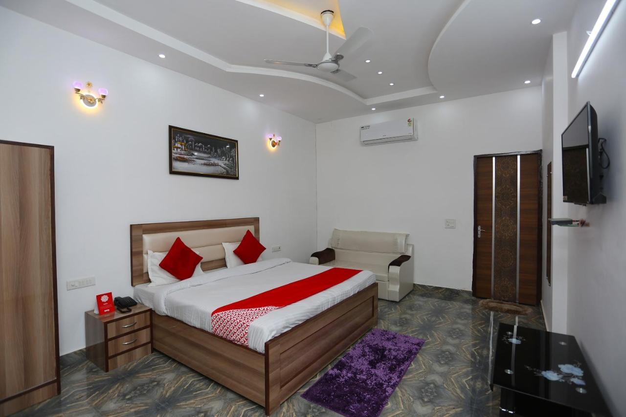 Hotel Rest Palace Agra  Esterno foto