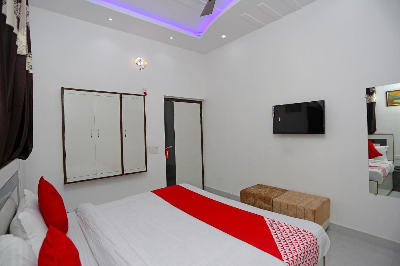Hotel Rest Palace Agra  Esterno foto