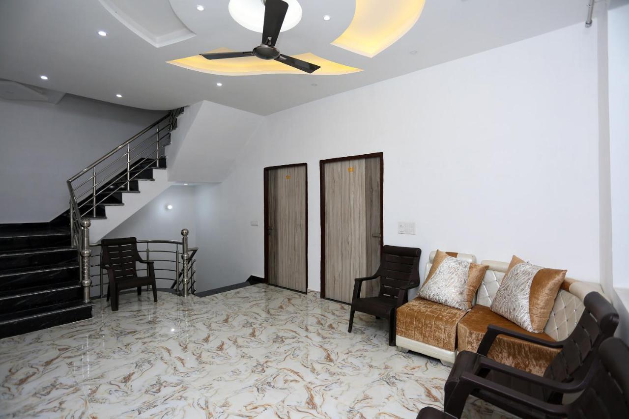 Hotel Rest Palace Agra  Esterno foto
