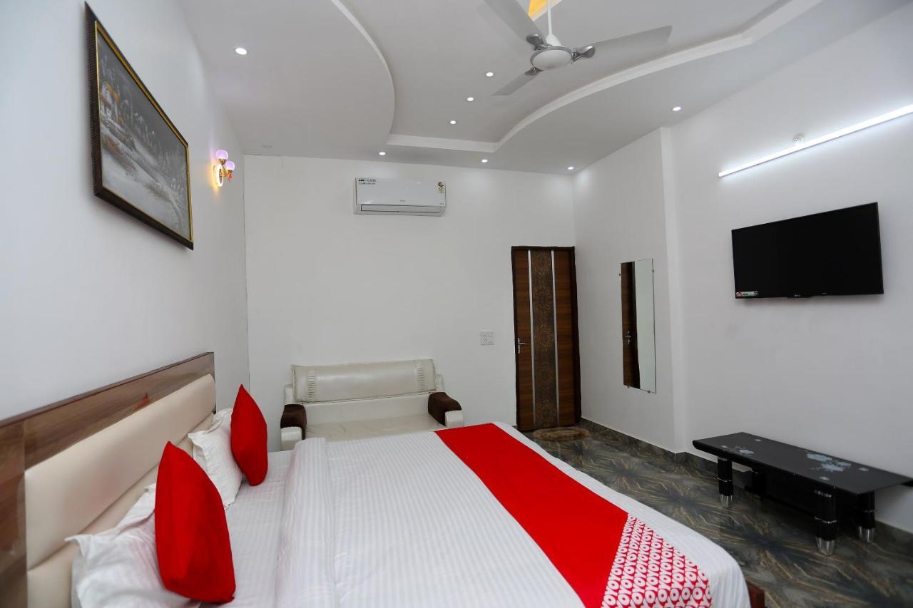 Hotel Rest Palace Agra  Esterno foto