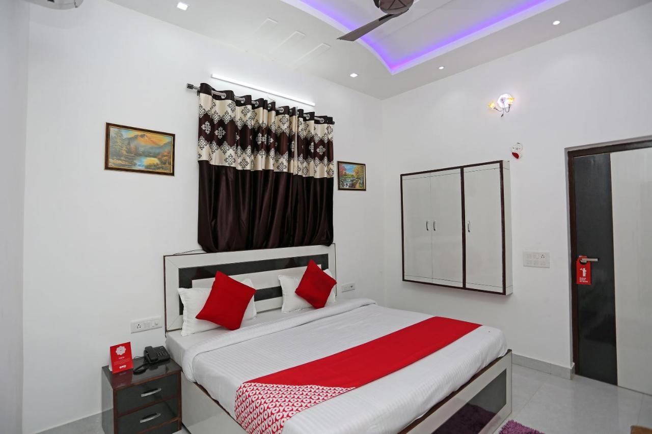 Hotel Rest Palace Agra  Esterno foto